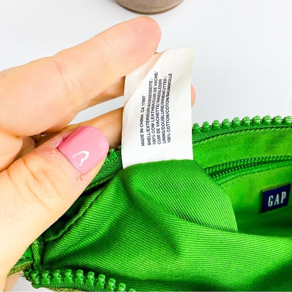 Vintage GAP Kelly Green Soft Supple Leather Wristlet 90s Y2K Clutch Bag - Picture 8 of 8